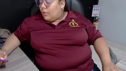 Snapshot of angy_ro12 chatting on 11/14/25, 08:51 angy online show from 11/14/25, 08:51