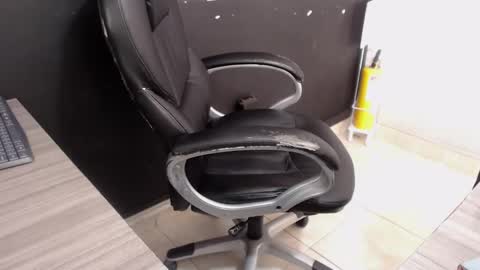 Snapshot of angy_ro12 chatting on 11/18/25, 08:46 angy online show from 11/18/25, 08:46