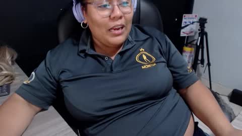 Snapshot of angy_ro12 chatting on 12/03/25, 11:25 angy online show from 12/03/25, 11:25