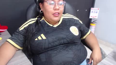 Snapshot of angy_ro12 chatting on 06/17/26, 08:21 angy online show from 06/17/26, 08:21