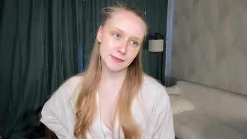 Violet online show from 04/06/26, 07:42