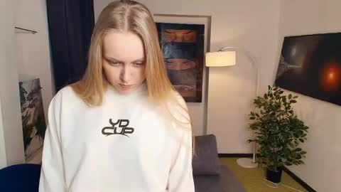 Violet online show from 04/29/26, 11:03