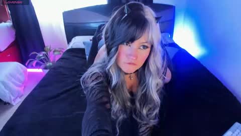 ana sofia   online show from 04/17/26, 05:16