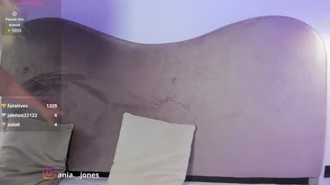 Snapshot of ania_mml chatting on 12/13/24, 10:55 Ania online show from 12/13/24, 10:55