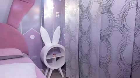 Anie online show from 04/11/26, 11:09