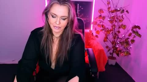 Snapshot of anielafox chatting on 11/22/25, 08:46 Aniela online show from 11/22/25, 08:46