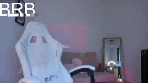 Snapshot of aniie_pink18 chatting on 05/11/26, 04:04 Maria online show from 05/11/26, 04:04