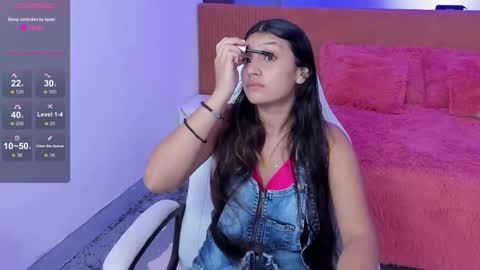 Snapshot of aniie_princess_18 chatting on 09/13/25, 02:22 anni online show from 09/13/25, 02:22