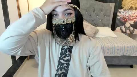 Snapshot of aniisaalii chatting on 11/12/25, 02:39 Anissa online show from 11/12/25, 02:39