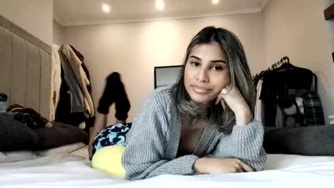 anisha online show from 02/15/25, 12:43