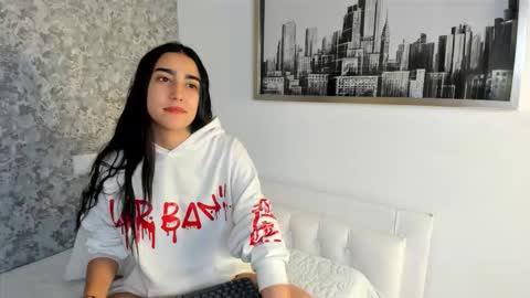 anika_h online show from 03/21/26, 12:21