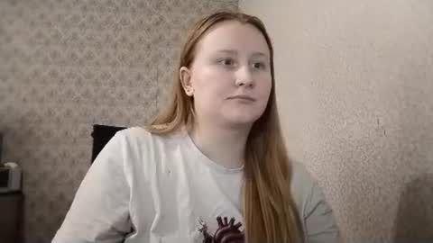 Snapshot of anika_lipps chatting on 09/11/25, 09:42 Anika online show from 09/11/25, 09:42