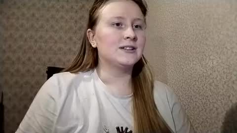 Snapshot of anika_lipps chatting on 09/14/25, 08:52 Anika online show from 09/14/25, 08:52