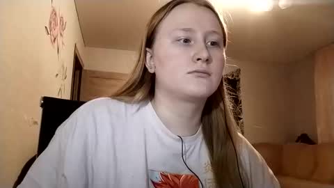 Snapshot of anika_lipps chatting on 11/02/25, 02:41 Anika online show from 11/02/25, 02:41