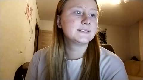 Snapshot of anika_lipps chatting on 11/17/25, 09:09 Anika online show from 11/17/25, 09:09