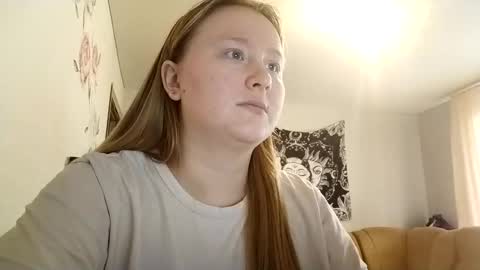 Snapshot of anika_lipps chatting on 11/20/25, 08:03 Anika online show from 11/20/25, 08:03