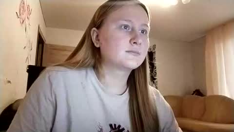 Snapshot of anika_lipps chatting on 12/03/25, 11:52 Anika online show from 12/03/25, 11:52