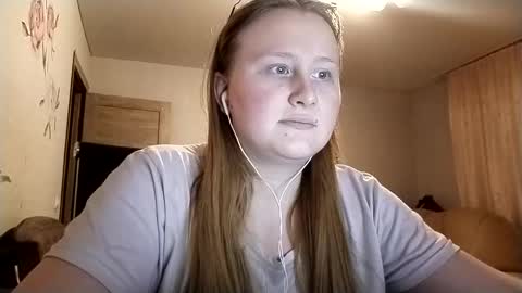 Snapshot of anika_lipps chatting on 12/13/25, 10:59 Anika online show from 12/13/25, 10:59