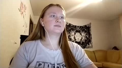 Snapshot of anika_lipps chatting on 12/17/25, 01:06 Anika online show from 12/17/25, 01:06