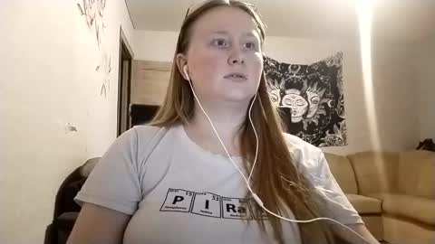 Snapshot of anika_lipps chatting on 12/18/25, 10:27 Anika online show from 12/18/25, 10:27