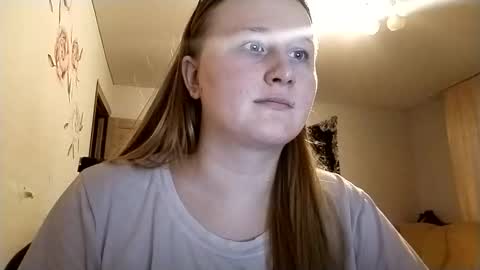 Snapshot of anika_lipps chatting on 12/20/25, 02:24 Anika online show from 12/20/25, 02:24