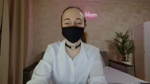 anikabloom online show from 02/04/25, 09:41