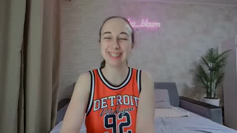 anikabloom online show from 02/12/25, 09:54