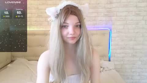 Snapshot of animealica chatting on 06/18/26, 03:29 Alica online show from 06/18/26, 03:29