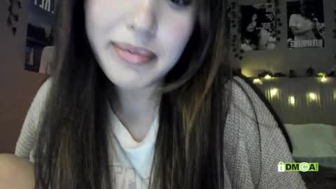 Snapshot of anisa_sweet chatting on 12/23/25, 10:35 Anisa Moan from LovenseWet from Tip MenuOpen for Private online show from 12/23/25, 10:35