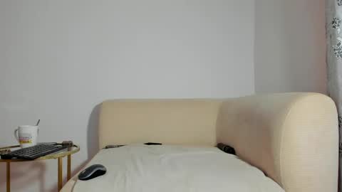 Snapshot of anisialuna_ chatting on 05/14/26, 05:36 Luna online show from 05/14/26, 05:36
