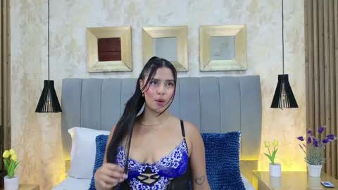 Dania Lpez online show from 04/11/26, 04:33