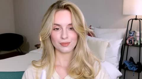 Snapshot of anitafischer chatting on 11/04/25, 02:27 Anita online show from 11/04/25, 02:27