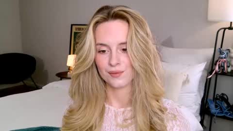 Snapshot of anitafischer chatting on 11/09/25, 01:31 Anita online show from 11/09/25, 01:31