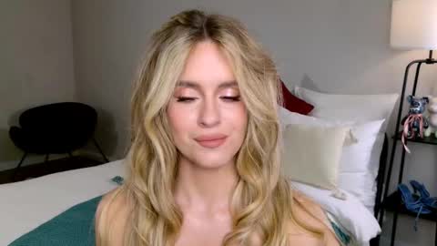 Snapshot of anitafischer chatting on 11/22/25, 10:20 Anita online show from 11/22/25, 10:20