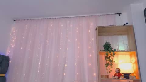Snapshot of anitaglow chatting on 09/28/25, 04:34 anitaglow online show from 09/28/25, 04:34