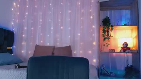 Snapshot of anitaglow chatting on 10/15/25, 02:33 anitaglow online show from 10/15/25, 02:33