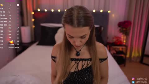 Snapshot of anitaraj_ chatting on 10/11/25, 10:19 Im Anita thumb up me please its important online show from 10/11/25, 10:19