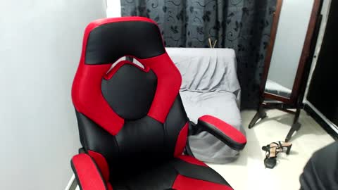 Snapshot of anitazarova chatting on 01/25/25, 09:14 Anita Zarova online show from 01/25/25, 09:14