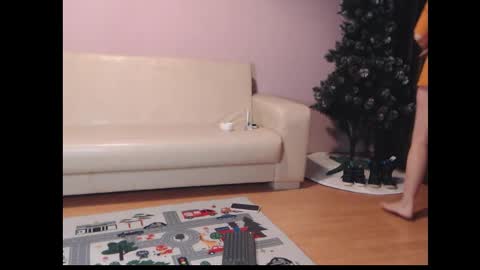 Snapshot of anittac14 chatting on 12/05/25, 04:25 Anitta online show from 12/05/25, 04:25