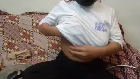 Snapshot of anjali_dogra786 chatting on 12/17/25, 07:03 anjali_dogra786 online show from 12/17/25, 07:03