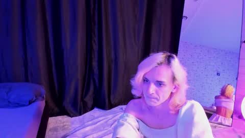 Angel online show from 10/24/25, 06:26