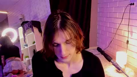 Angel online show from 11/26/25, 06:42