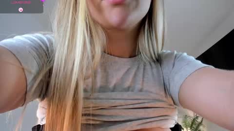 Snapshot of ann__w chatting on 05/19/26, 01:56 Ann online show from 05/19/26, 01:56