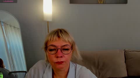 ann_annise online show from 03/28/26, 10:04