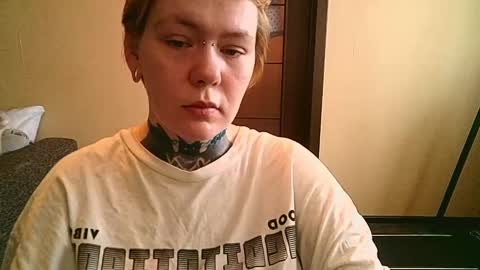 ann_lelala_ online show from 02/15/25, 05:30