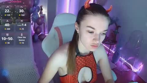 ann_woood online show from 03/25/26, 07:36