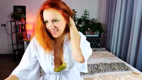 Snapshot of anna127moon chatting on 11/26/25, 03:51 Anna online show from 11/26/25, 03:51