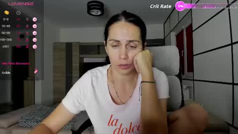Snapshot of anna___25 chatting on 06/19/26, 08:12 Anna online show from 06/19/26, 08:12