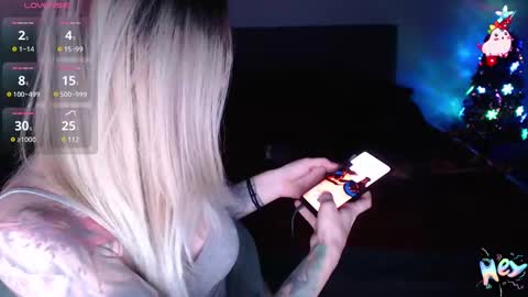 Snapshot of anna_ana chatting on 12/07/24, 12:35 Anadirectgirl online show from 12/07/24, 12:35