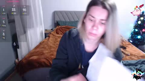 Snapshot of anna_ana chatting on 12/16/24, 07:00 Anadirectgirl online show from 12/16/24, 07:00